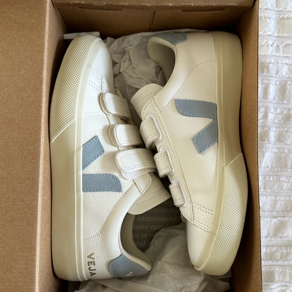 *SOLD* Veja - Recife logo white and steel